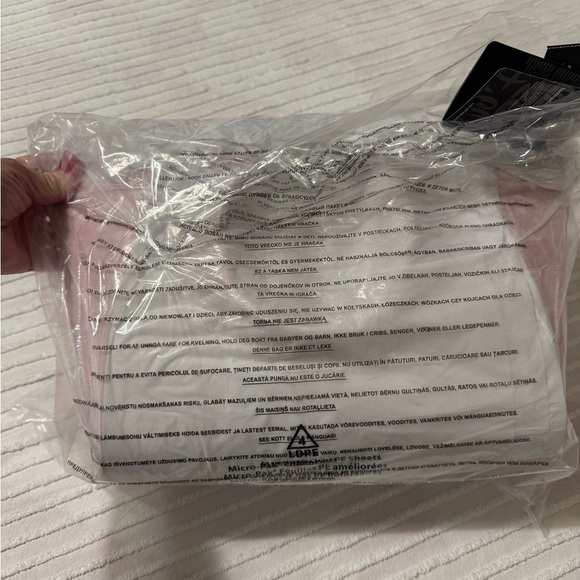 LOUNGEFLY Disney The Aristocats Marie Flowers Satchel Bag New - Picture 6 of 7